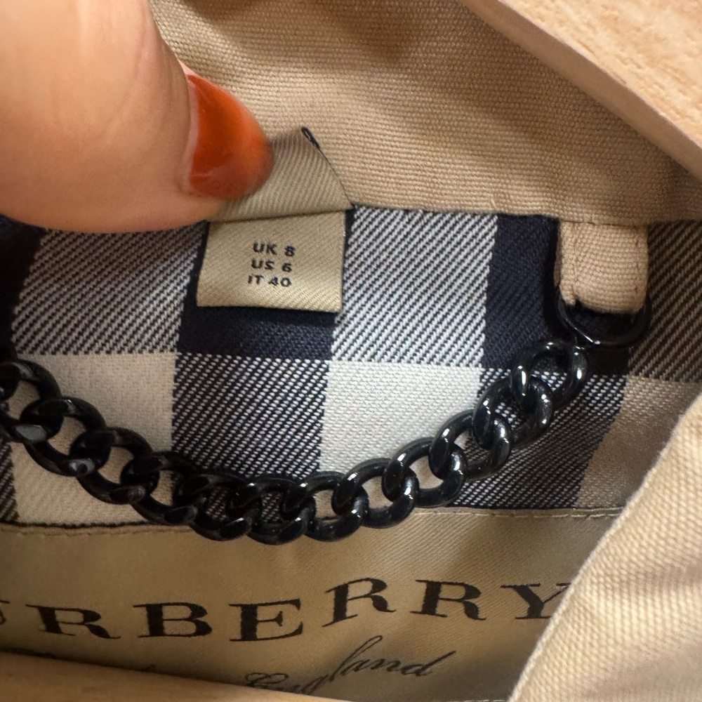 Burberry Tan Classic Trench Coat with Belted Waist - Picture 3 of 4